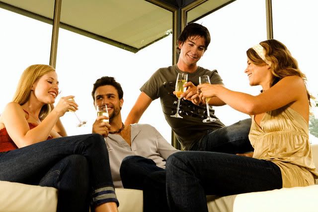 Eyeballing y tampobodka, ahora los jóvenes consumen alcohol por ojos y vagina