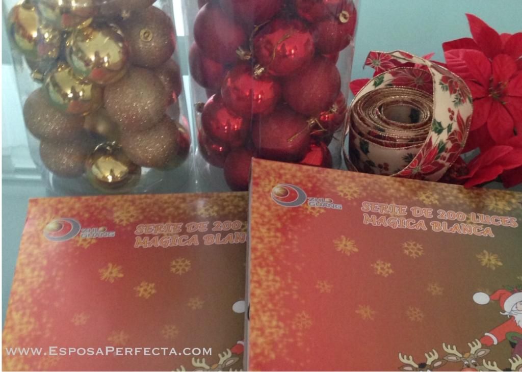 Preparando el arbolito de Navidad AZAP