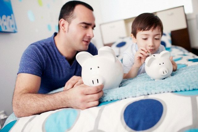 Cuánto dinero debo dar a mi hijo?