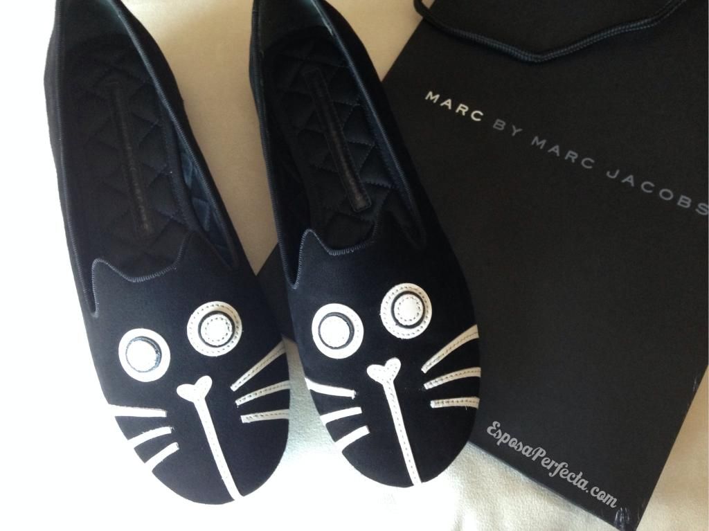 cat face smoking flats