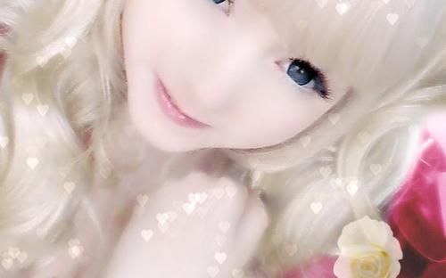 Venus Angelic una muñeca oriental viviente