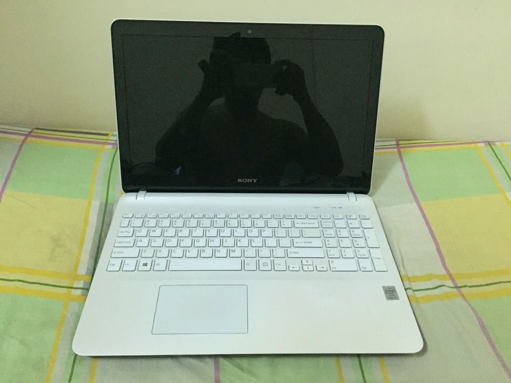 SONY VAIO SVF15322SG màu trắng CORE i3 4005/2G/500G/WIN 8 máy đẹp keng, giá chất cho ae !!! - 1