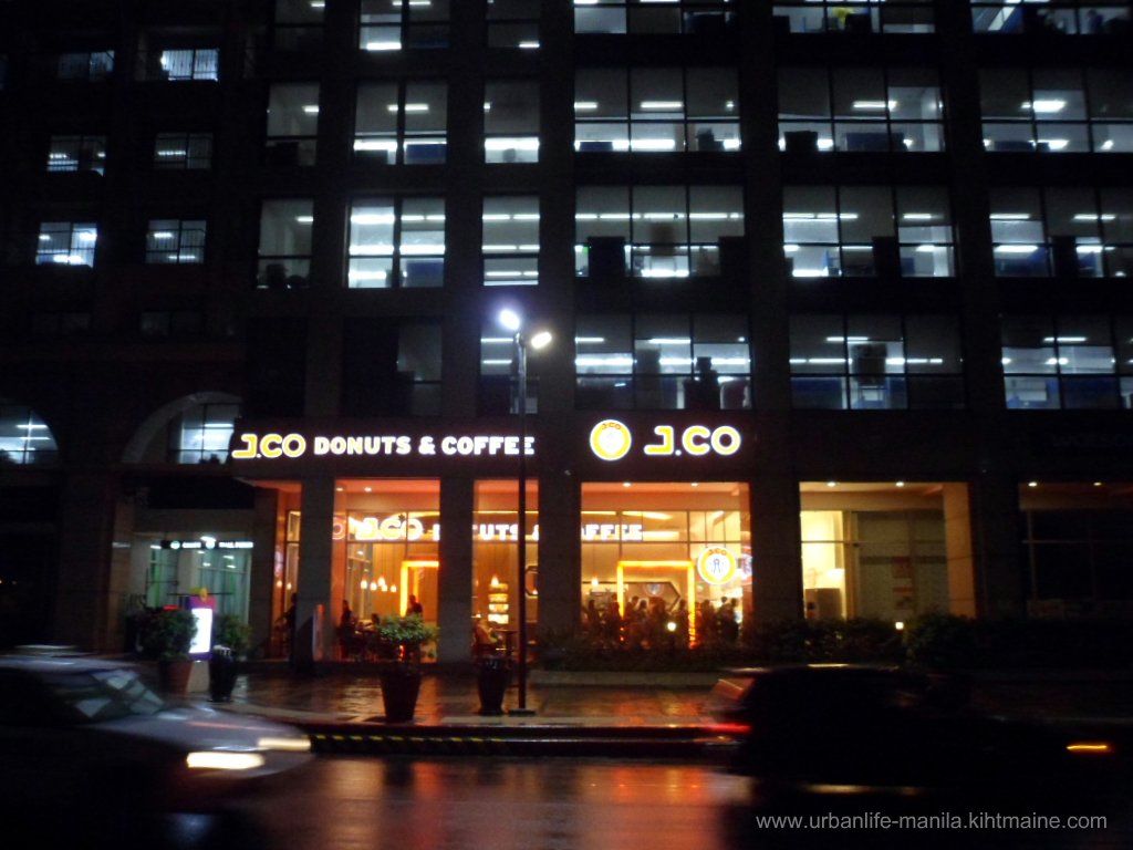 J.Co Donuts and Coffee Eastwood City, Libis: Discovered; Please visit - www.urbanlife-manila.kihtmaine.com photo photo0_zpse193088e.jpg