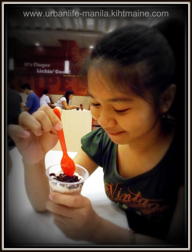 Jollibee's Chocolate and Strawberry Sundae and Streetwise Spoonful