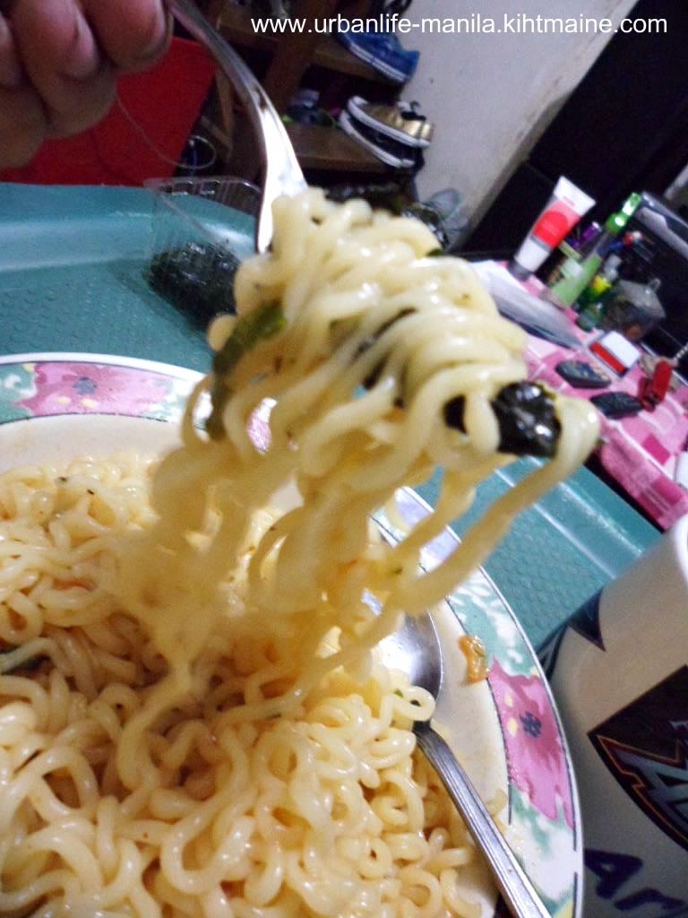 Korean Food: Kimchi Ramen and Crispy Toasted Seaweed Flakes