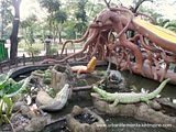 Luneta/Rizal Park: Childrens Playground, Please visit
www.urbanlife-manila.kihtmaine.com