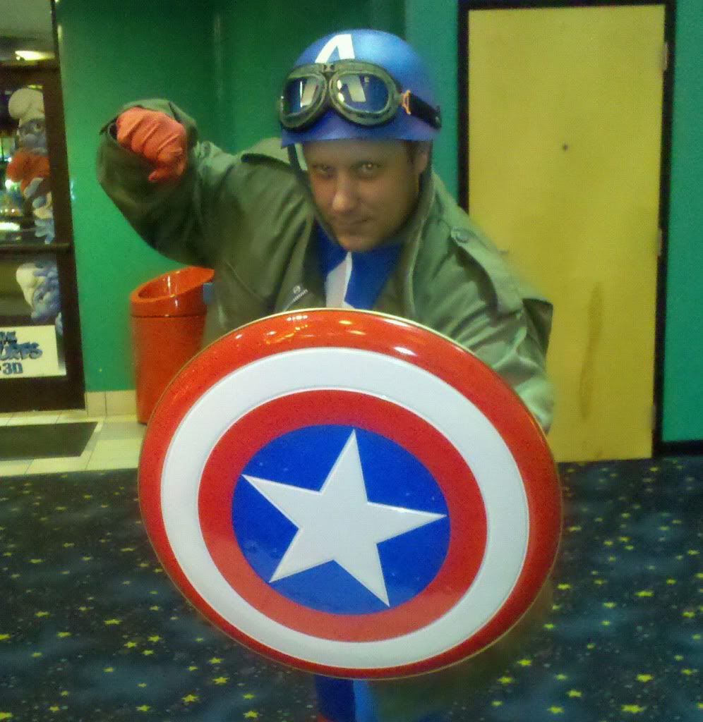 CaptainAmericaUSOCostume.jpg