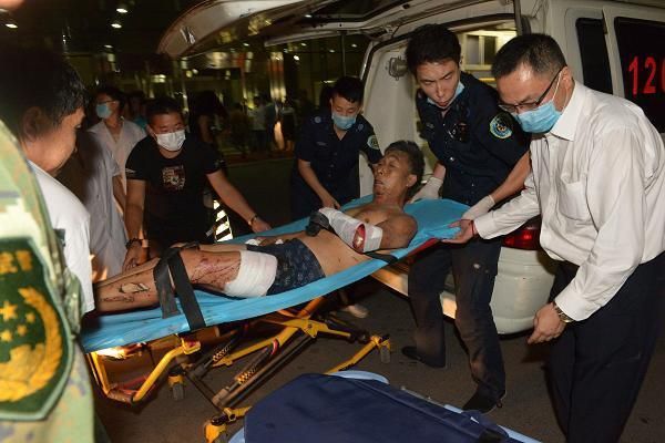  photo 102916677-tianjin_medic_stretcher-600x400.jpg